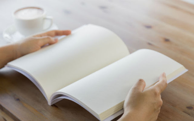 لماذا تحتوي الكتب على صفحات فارغة وبيضاء تمامًا؟